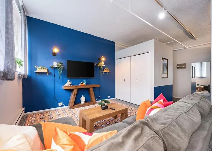 Downtown Penthouse, Vintage 2bd Gym #1