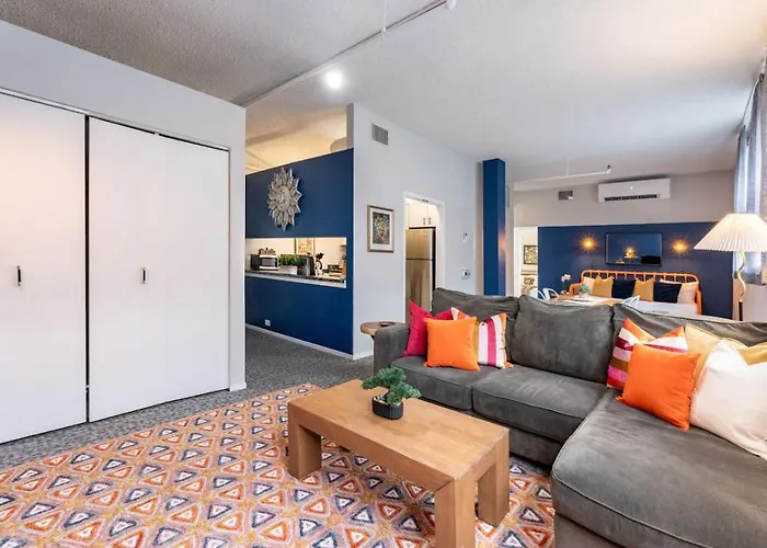 Downtown Penthouse, Vintage 2bd Gym #1 Appartement