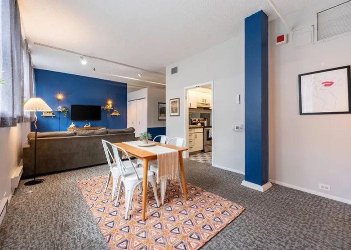 Downtown Penthouse, Vintage 2bd Gym #1 *
